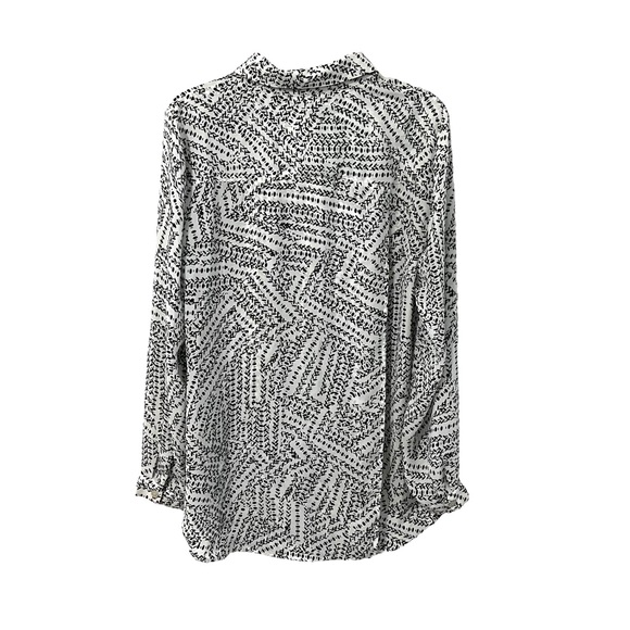 CAbi Split Back Long Sleeve Blouse Black White Abstract Print Style 3255 Size M - Picture 4 of 12